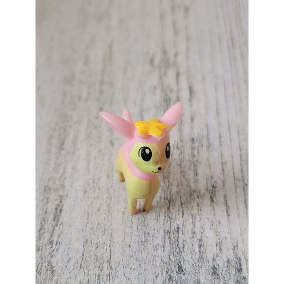 Miniature deerling Pokemon grass type toy figure - Picture 1 of 4